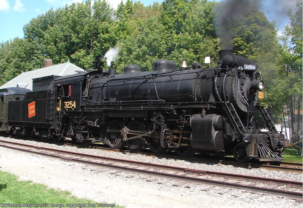 CN 3245 at Moscow, PA.